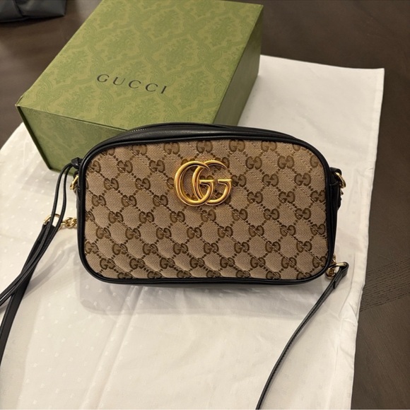 Gucci Beige and Black GG Crossbody Bag - Picture 2 of 15